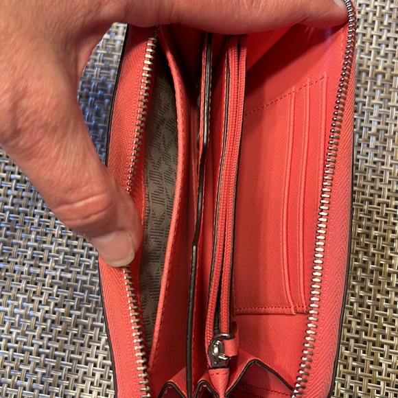 Michael Kors Pink Leather Zip Around Wristlet Wallet - Picture 4 of 10